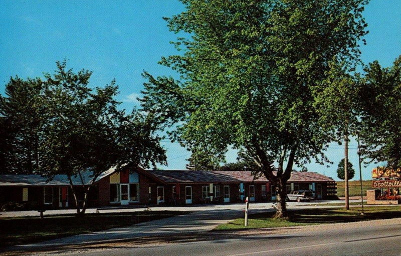 Motel Scottville - Old Postcard (newer photo)